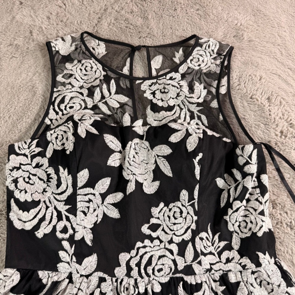 Eliza J Black White Floral Embroidered Mesh Fit Flare Dress Coquette Evening 10 - Picture 13 of 14
